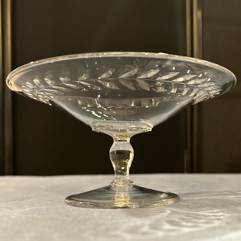 Vintage pedestal candy dish/serving dish/ candle holder. 3” tall x 6” diameter